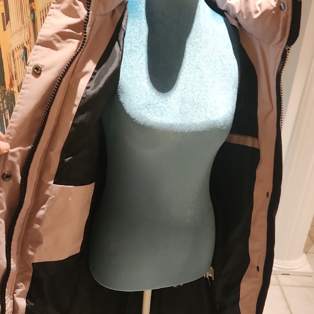 Elegant Women's Blush Puffer Coat - Picture 15 of 17
